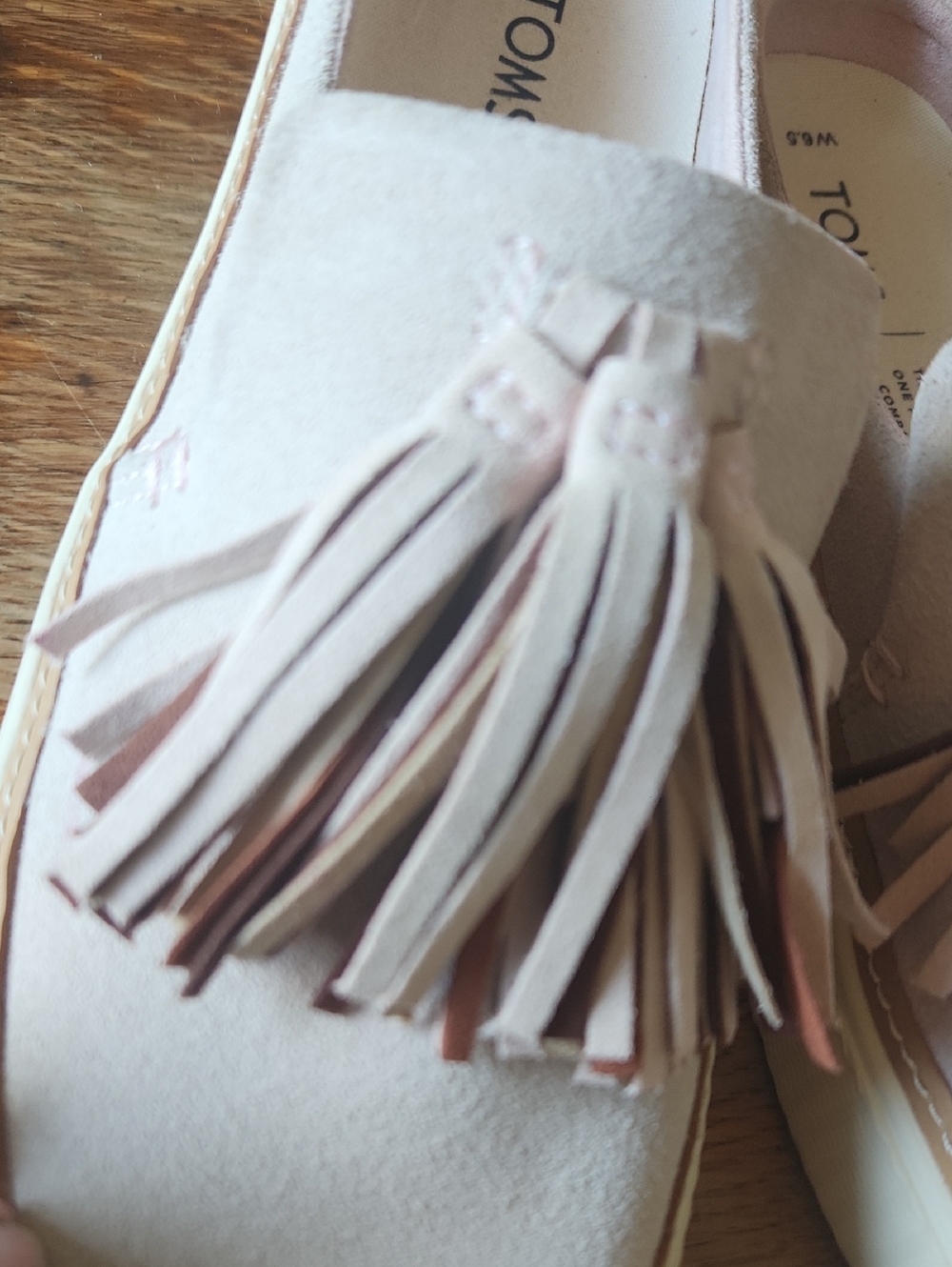 TOMS 6.5 suede mule sneakers with tassels blush very light pink - Picture 9 of 14